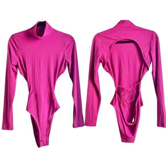 Forever 21 | Turtle Neck Long Sleeve Bodysuit with Open Back - Picture 1 of 5